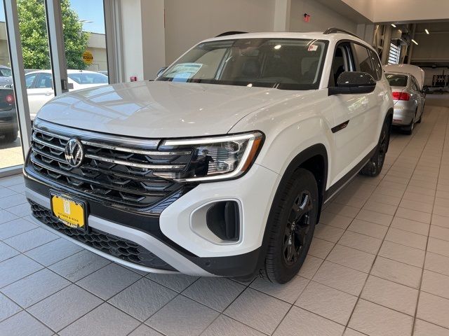 2024 Volkswagen Atlas 2.0T Peak Edition SEL