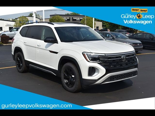 2024 Volkswagen Atlas 2.0T Peak Edition SEL