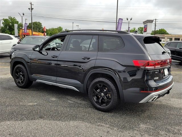 2024 Volkswagen Atlas 2.0T Peak Edition SEL