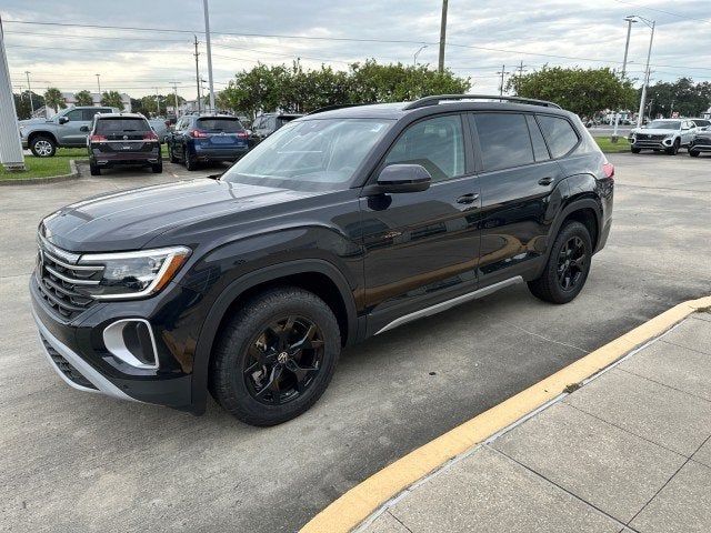 2024 Volkswagen Atlas 2.0T Peak Edition SEL