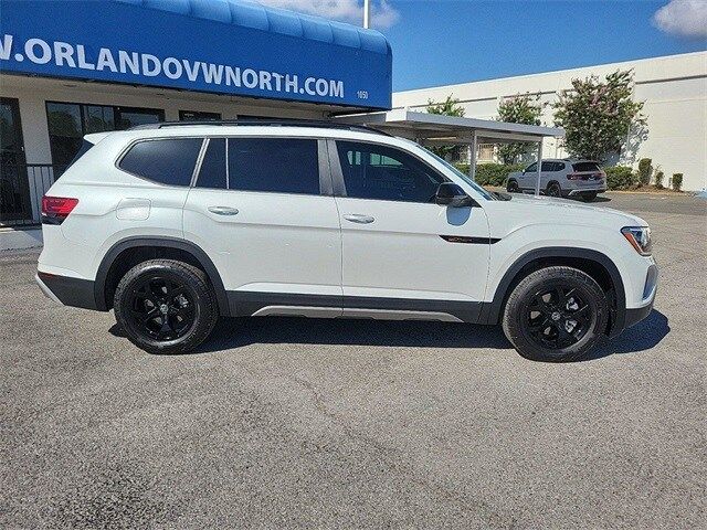 2024 Volkswagen Atlas 2.0T Peak Edition SEL