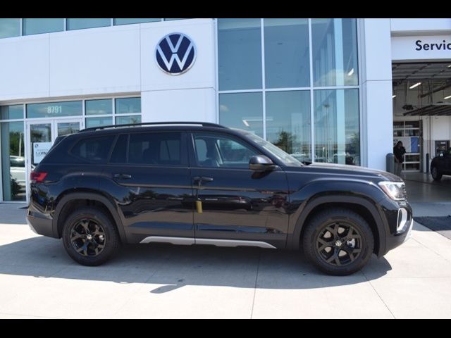 2024 Volkswagen Atlas 2.0T Peak Edition SEL