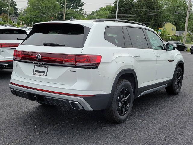 2024 Volkswagen Atlas 2.0T Peak Edition SEL