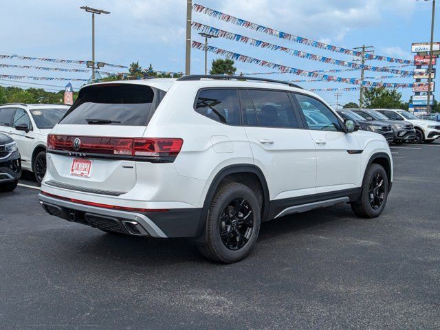 2024 Volkswagen Atlas 2.0T Peak Edition SEL