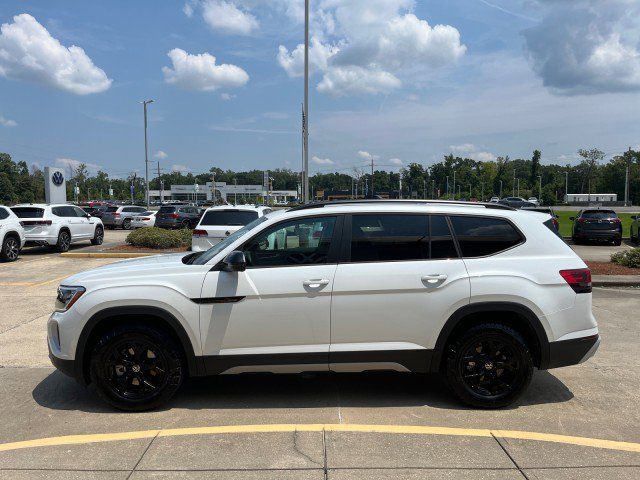 2024 Volkswagen Atlas 2.0T Peak Edition SEL