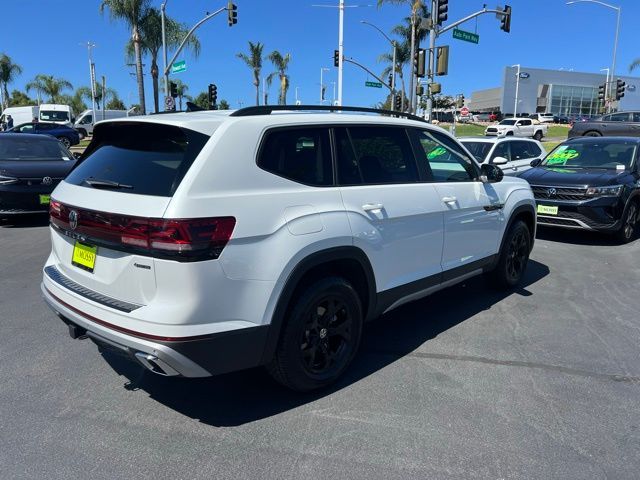 2024 Volkswagen Atlas 2.0T Peak Edition SEL