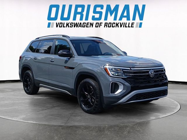 2024 Volkswagen Atlas 2.0T Peak Edition SEL