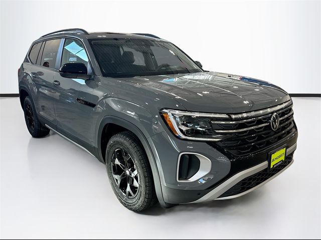 2024 Volkswagen Atlas 2.0T Peak Edition SEL