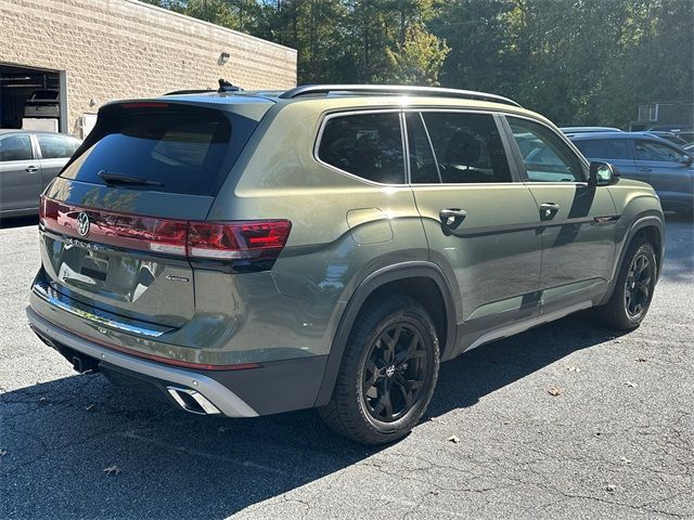 2024 Volkswagen Atlas 2.0T Peak Edition SEL