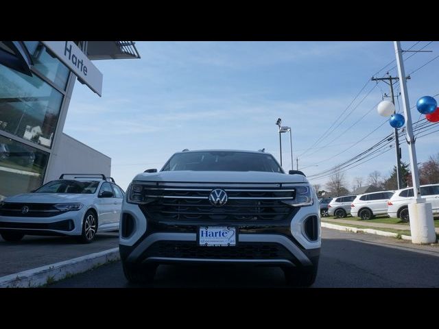 2024 Volkswagen Atlas 2.0T Peak Edition SEL