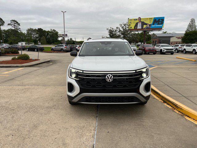 2024 Volkswagen Atlas 2.0T Peak Edition SEL