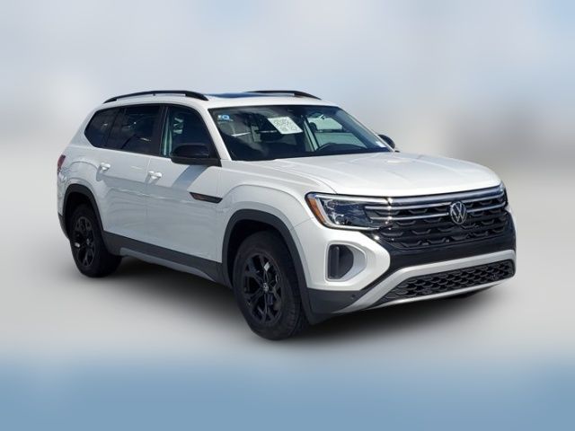 2024 Volkswagen Atlas 2.0T Peak Edition SEL