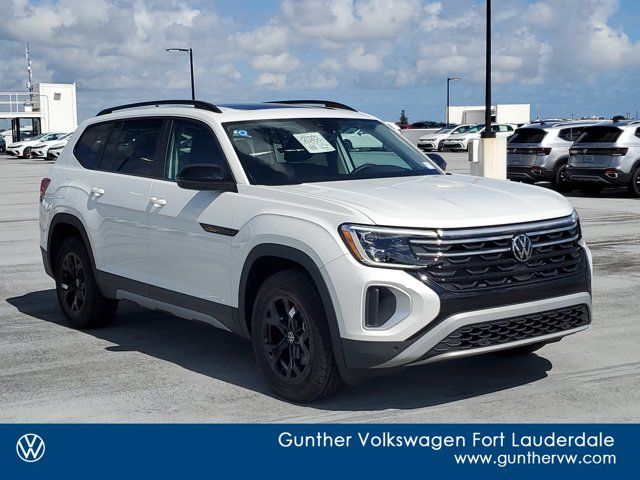 2024 Volkswagen Atlas 2.0T Peak Edition SEL