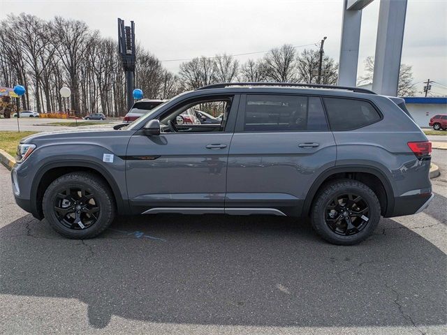 2024 Volkswagen Atlas 2.0T Peak Edition SEL