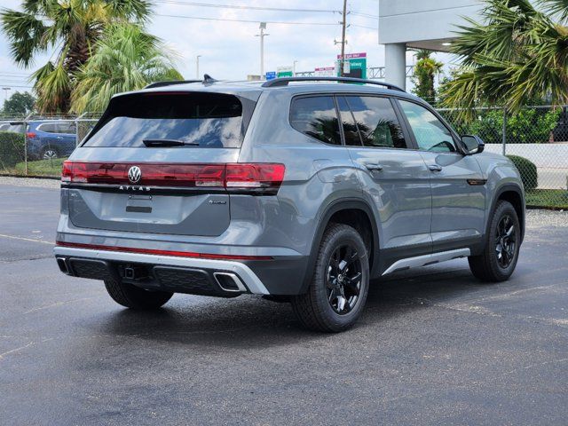 2024 Volkswagen Atlas 2.0T Peak Edition SEL