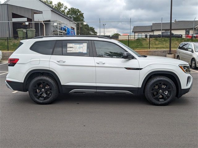 2024 Volkswagen Atlas 2.0T Peak Edition SEL