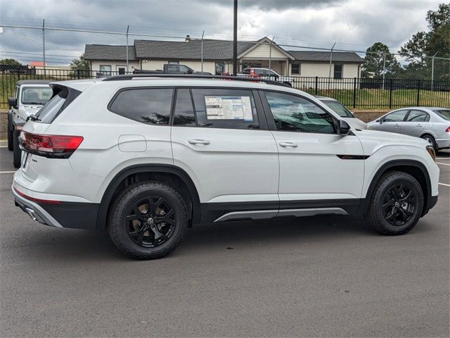 2024 Volkswagen Atlas 2.0T Peak Edition SEL