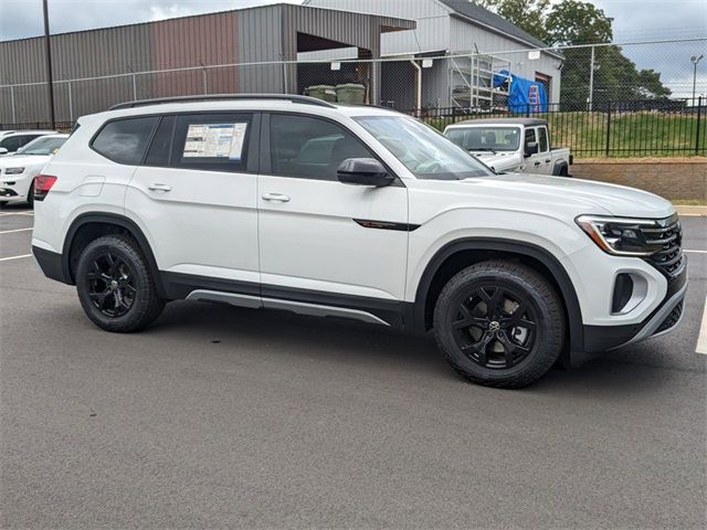 2024 Volkswagen Atlas 2.0T Peak Edition SEL