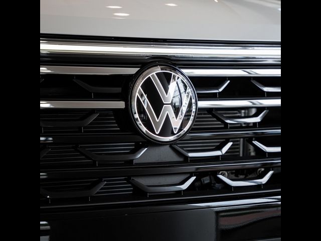 2024 Volkswagen Atlas 2.0T Peak Edition SEL