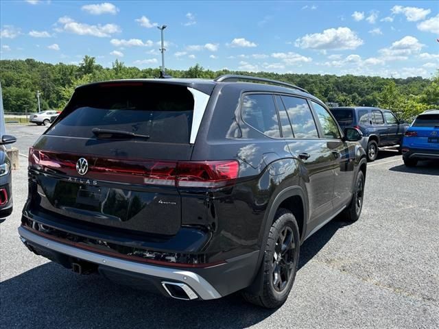 2024 Volkswagen Atlas 2.0T Peak Edition SEL