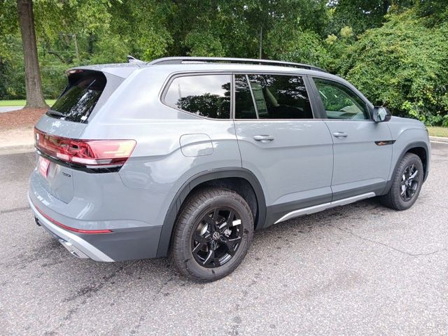 2024 Volkswagen Atlas 2.0T Peak Edition SEL