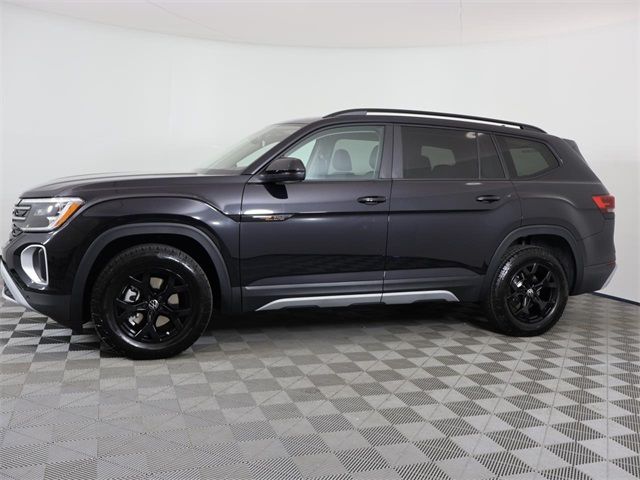 2024 Volkswagen Atlas 2.0T Peak Edition SEL