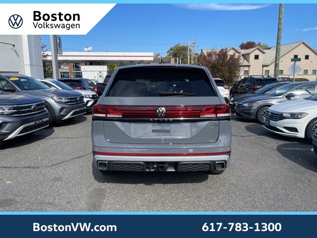 2024 Volkswagen Atlas 2.0T Peak Edition SEL