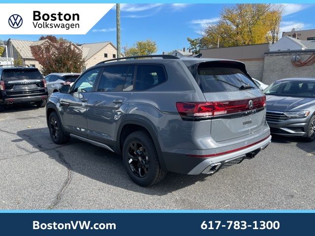 2024 Volkswagen Atlas 2.0T Peak Edition SEL