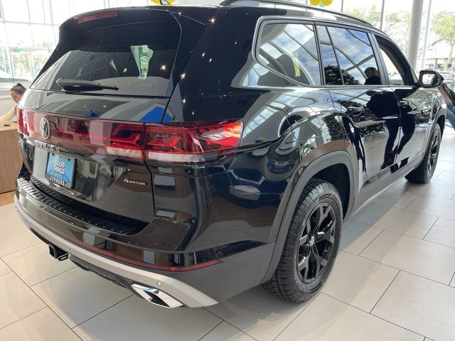 2024 Volkswagen Atlas 2.0T Peak Edition SEL