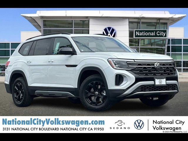 2024 Volkswagen Atlas 2.0T Peak Edition SEL