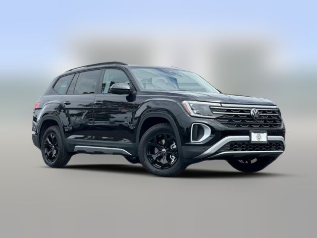 2024 Volkswagen Atlas 2.0T Peak Edition SEL