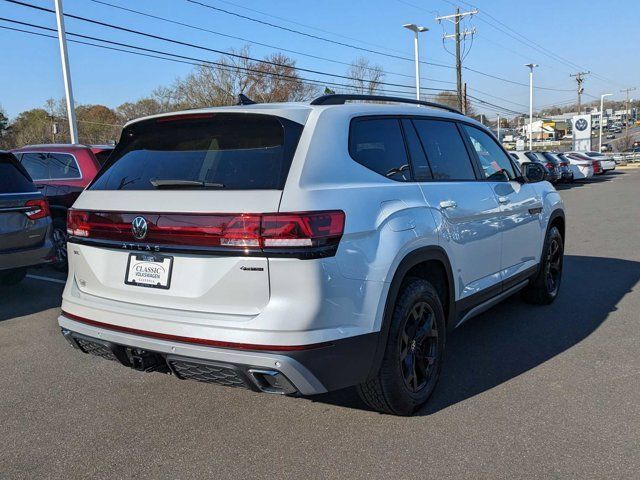 2024 Volkswagen Atlas 2.0T Peak Edition SEL