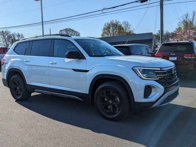 2024 Volkswagen Atlas 2.0T Peak Edition SEL