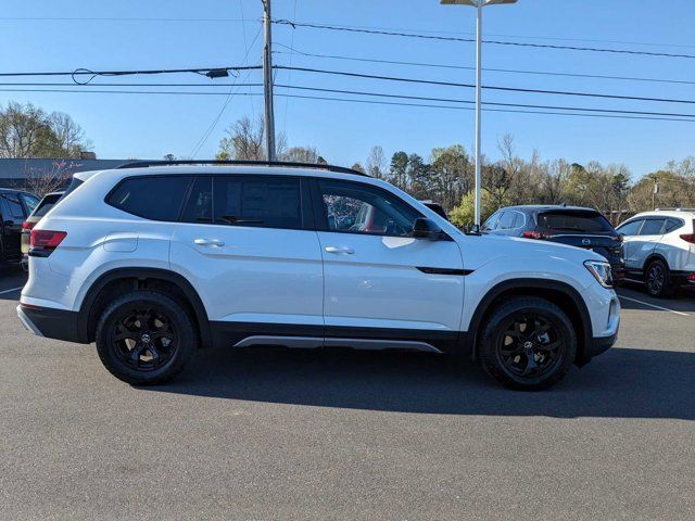 2024 Volkswagen Atlas 2.0T Peak Edition SEL