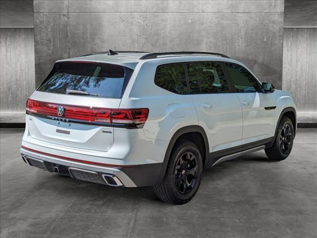 2024 Volkswagen Atlas 2.0T Peak Edition SEL