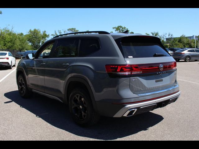 2024 Volkswagen Atlas 2.0T Peak Edition SEL