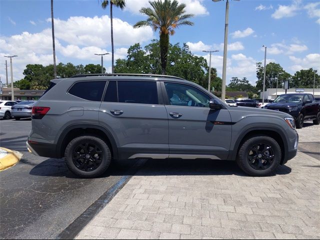 2024 Volkswagen Atlas 2.0T Peak Edition SEL