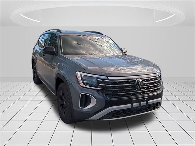 2024 Volkswagen Atlas 2.0T Peak Edition SEL