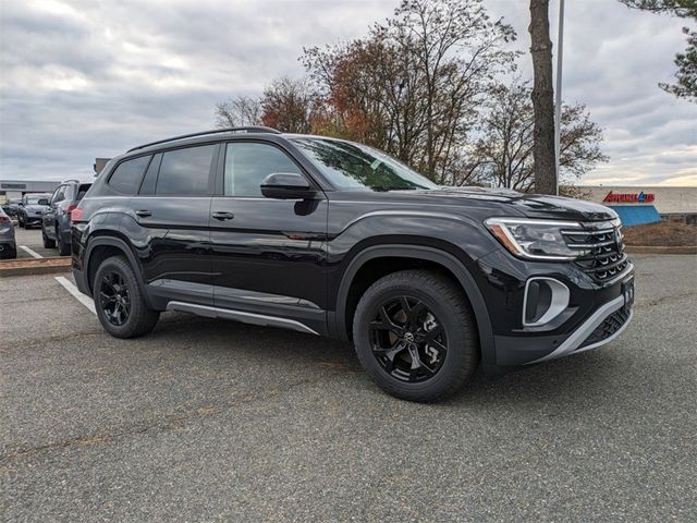 2024 Volkswagen Atlas 2.0T Peak Edition SEL