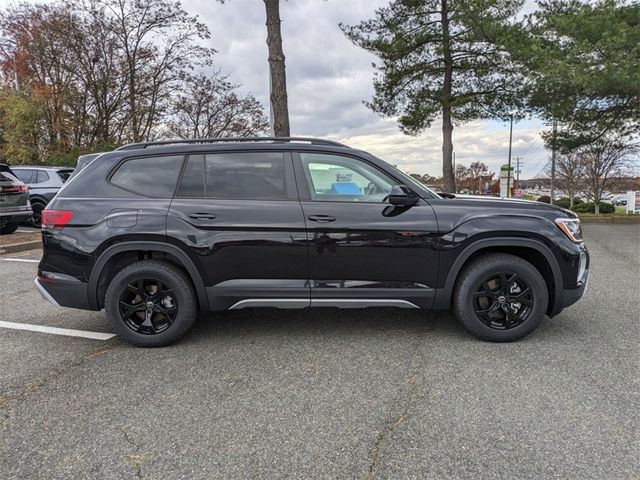 2024 Volkswagen Atlas 2.0T Peak Edition SEL