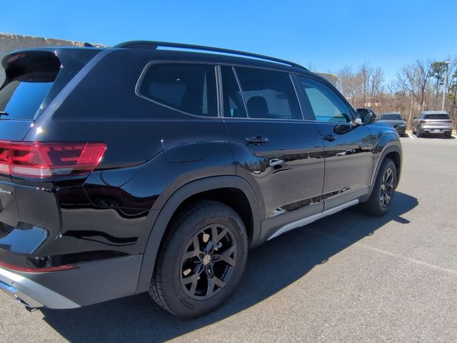 2024 Volkswagen Atlas 2.0T Peak Edition SEL