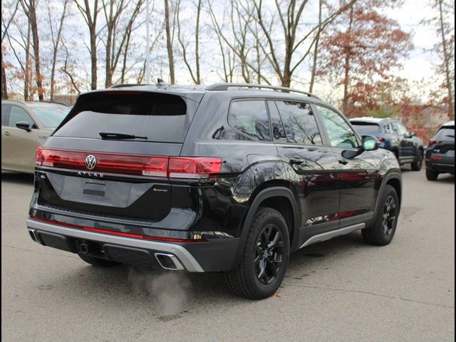 2024 Volkswagen Atlas 2.0T Peak Edition SEL