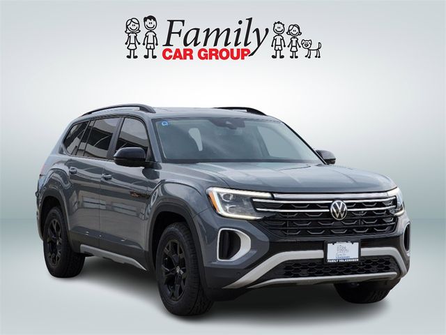 2024 Volkswagen Atlas 2.0T Peak Edition SEL