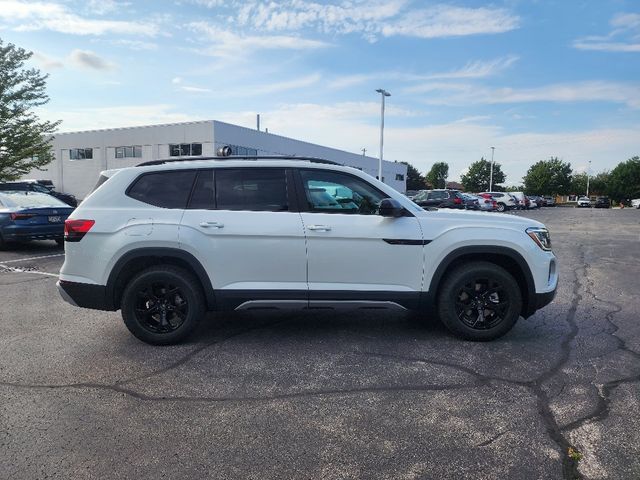 2024 Volkswagen Atlas 2.0T Peak Edition SEL