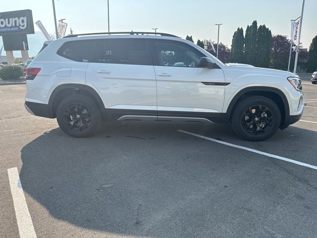 2024 Volkswagen Atlas 2.0T Peak Edition SEL