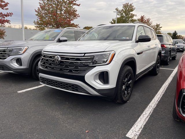 2024 Volkswagen Atlas 2.0T Peak Edition SEL