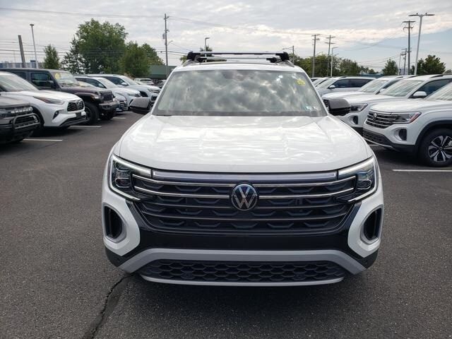 2024 Volkswagen Atlas 2.0T Peak Edition SEL