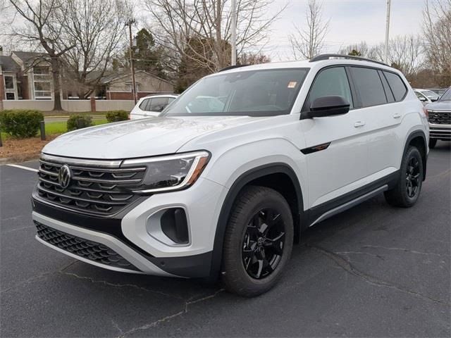 2024 Volkswagen Atlas 2.0T Peak Edition SEL