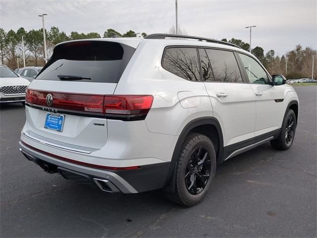 2024 Volkswagen Atlas 2.0T Peak Edition SEL