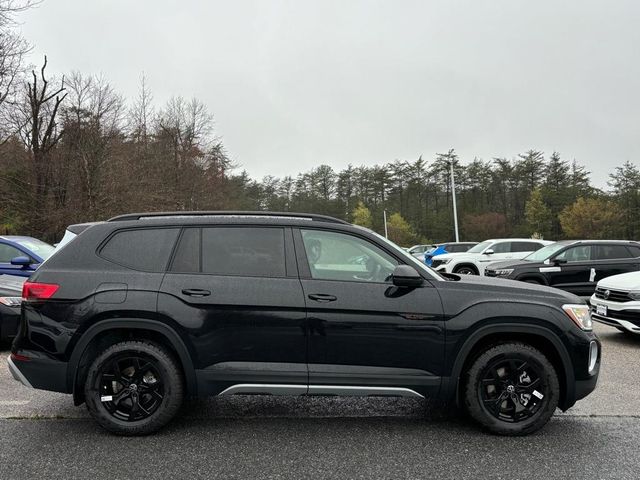 2024 Volkswagen Atlas 2.0T Peak Edition SEL